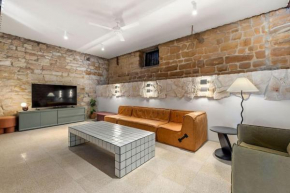 Luxury harbourside living with rich historic charm